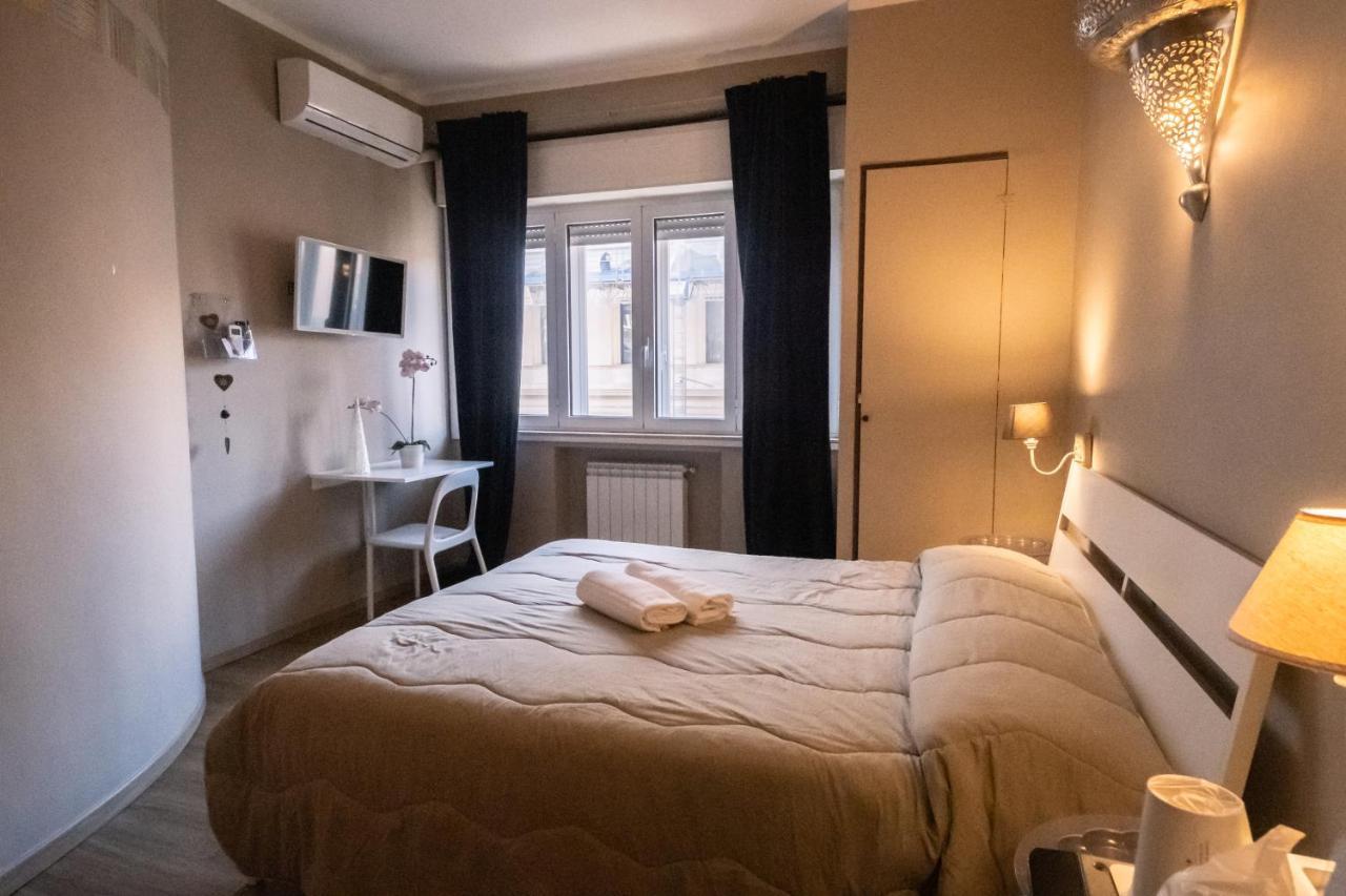 Cconforthotels R&B Cavour Бари Екстериор снимка
