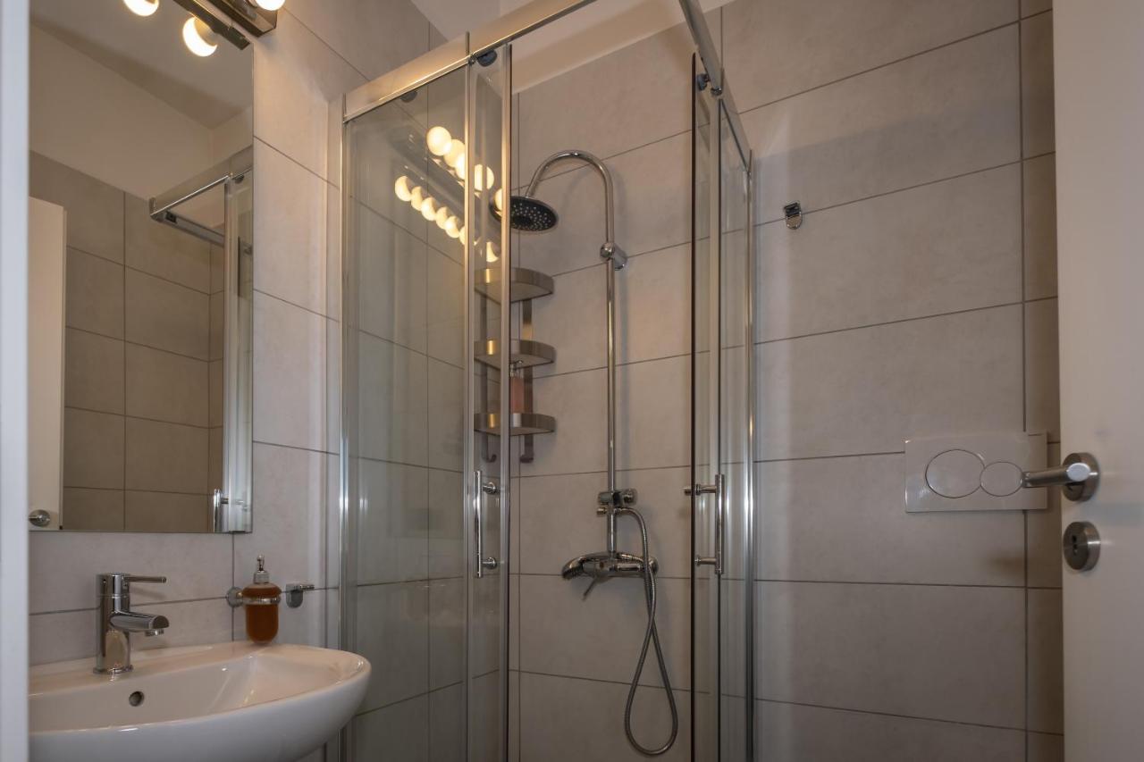 Cconforthotels R&B Cavour Бари Екстериор снимка