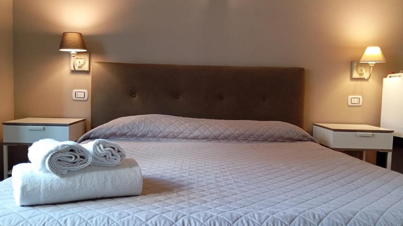 Cconforthotels R&B Cavour Бари Екстериор снимка