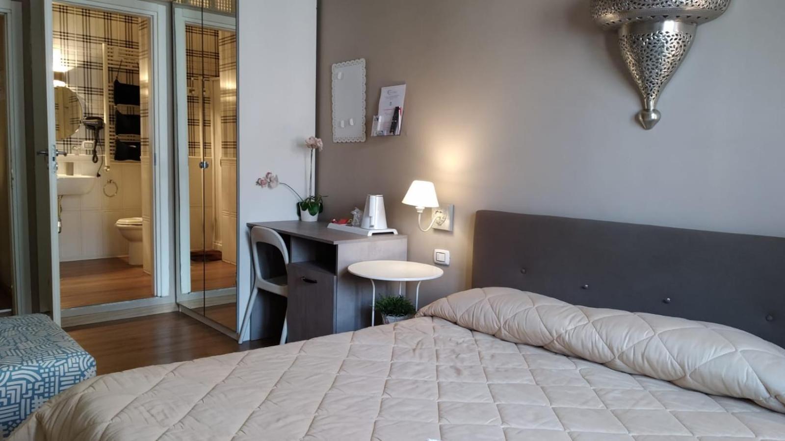 Cconforthotels R&B Cavour Бари Екстериор снимка