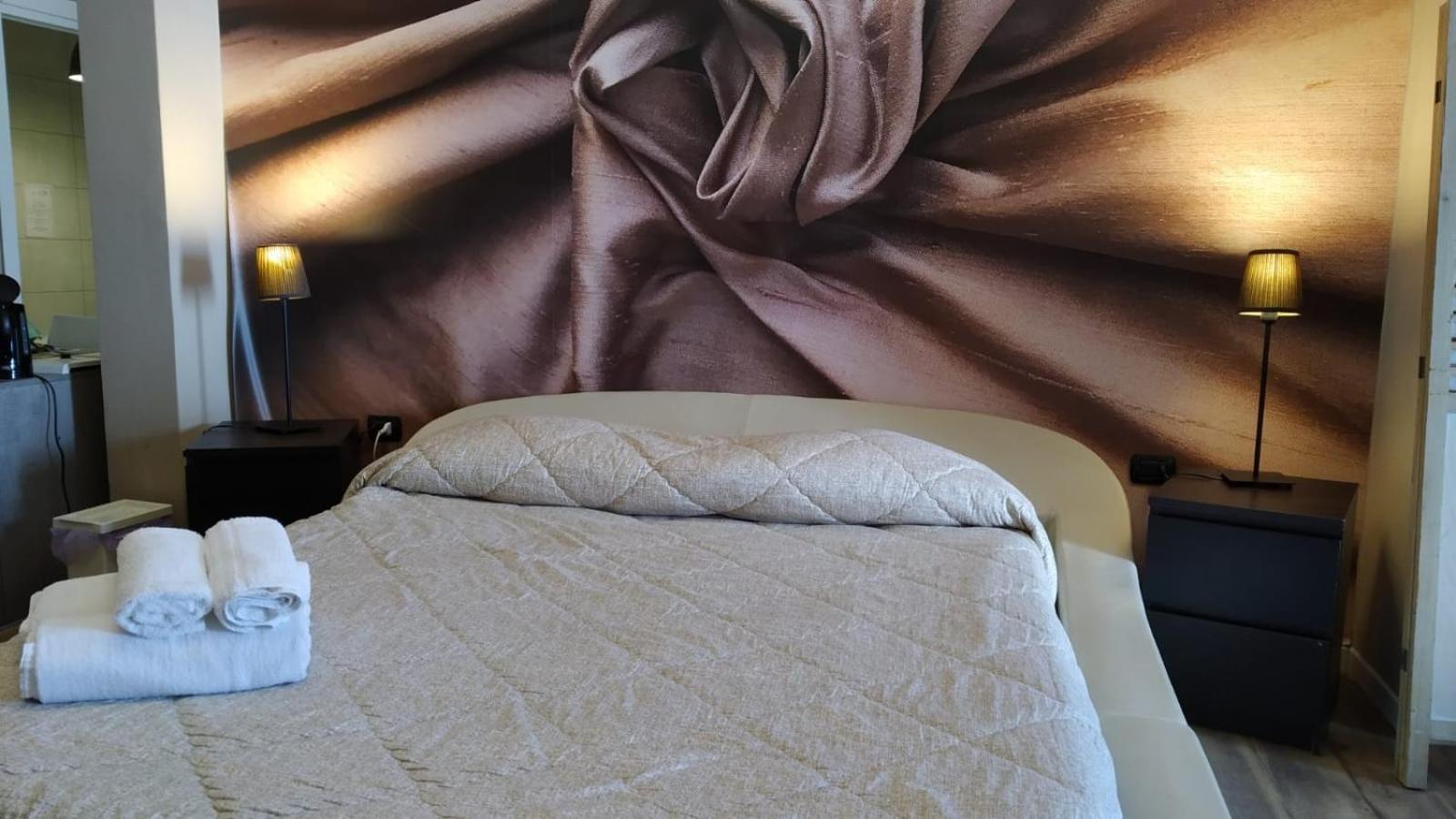 Cconforthotels R&B Cavour Бари Екстериор снимка